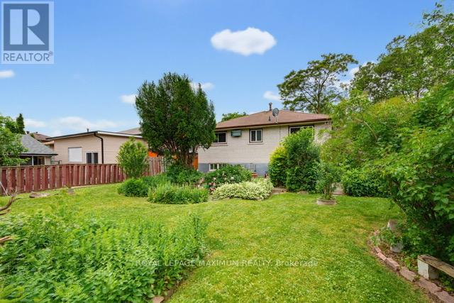 41 STRATHAVON DRIVE - 36