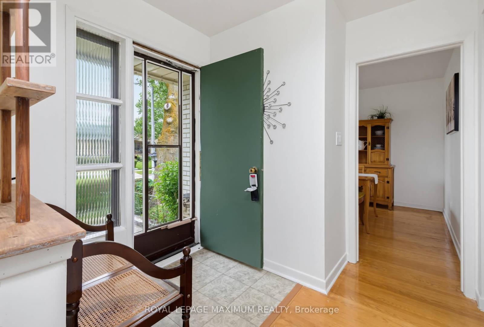 41 STRATHAVON DRIVE - 4