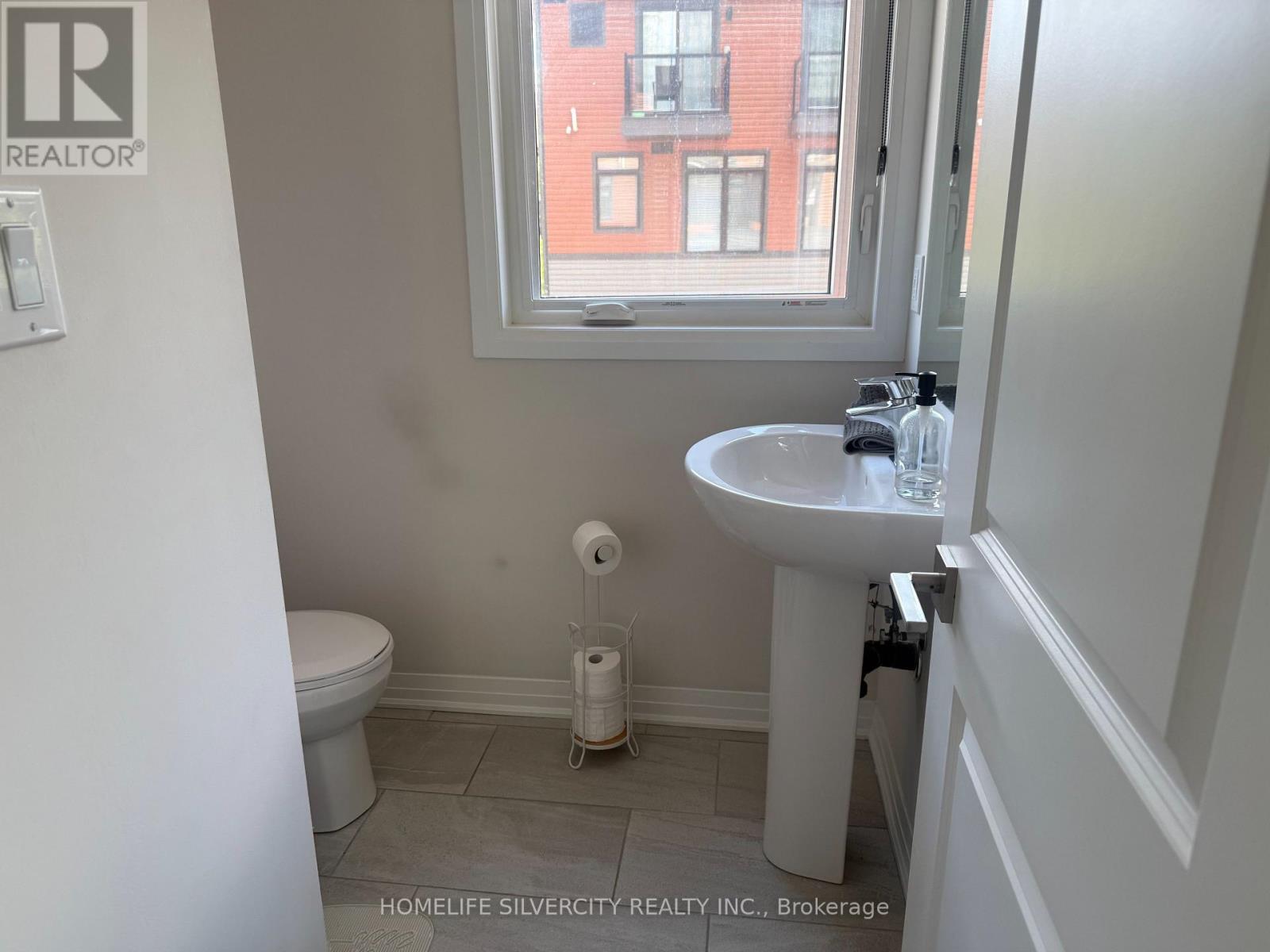 #61 2 WILLOW STREET - 8