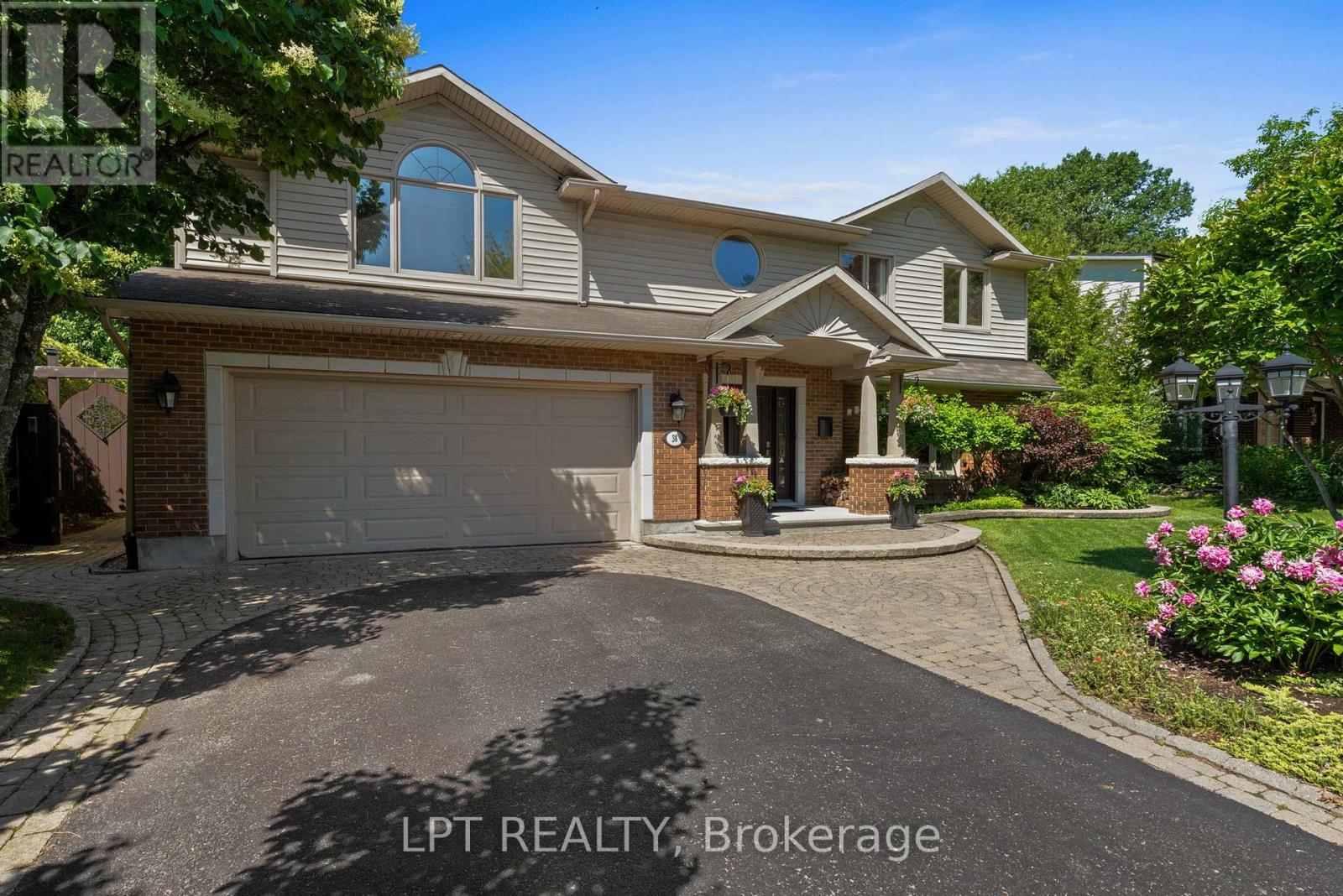 6 Bed, 4 Bath House for Sale in Ottawa – 38 GLENDENNING DRIVE, Ottawa – MLS# X13471406 - Image 2