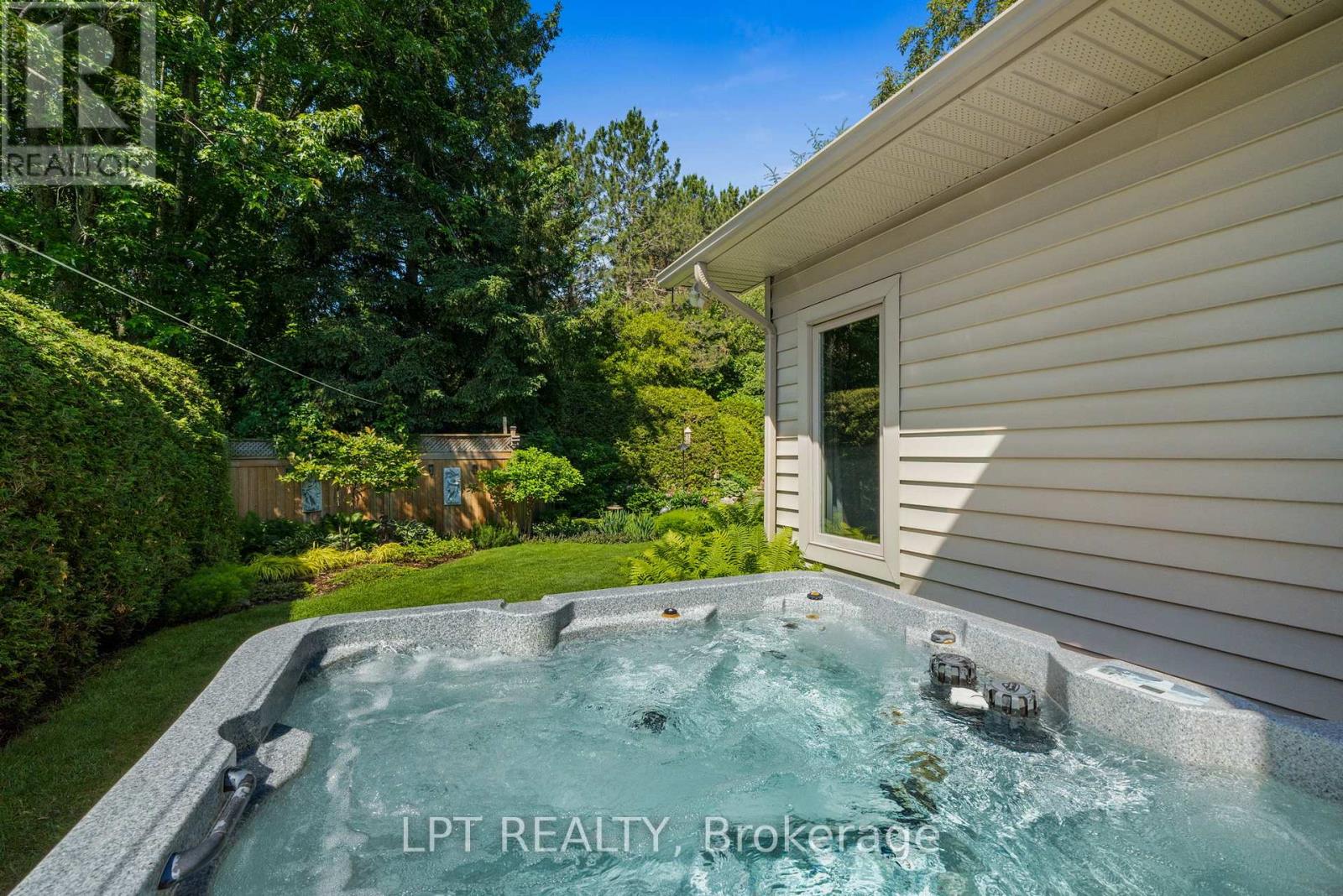6 Bed, 4 Bath House for Sale in Ottawa – 38 GLENDENNING DRIVE, Ottawa – MLS# X13471406 - Image 45