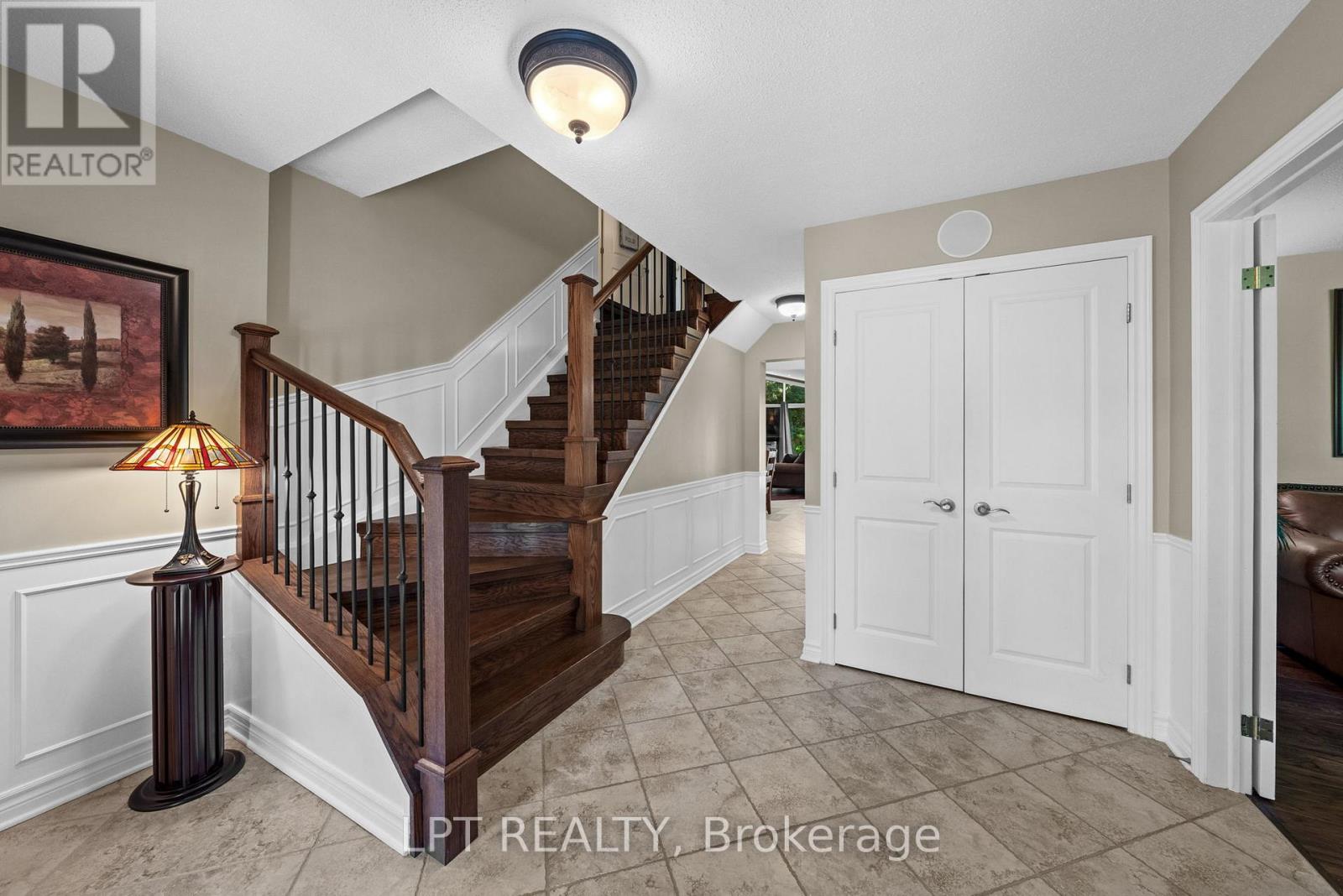 6 Bed, 4 Bath House for Sale in Ottawa – 38 GLENDENNING DRIVE, Ottawa – MLS# X13471406 - Image 7
