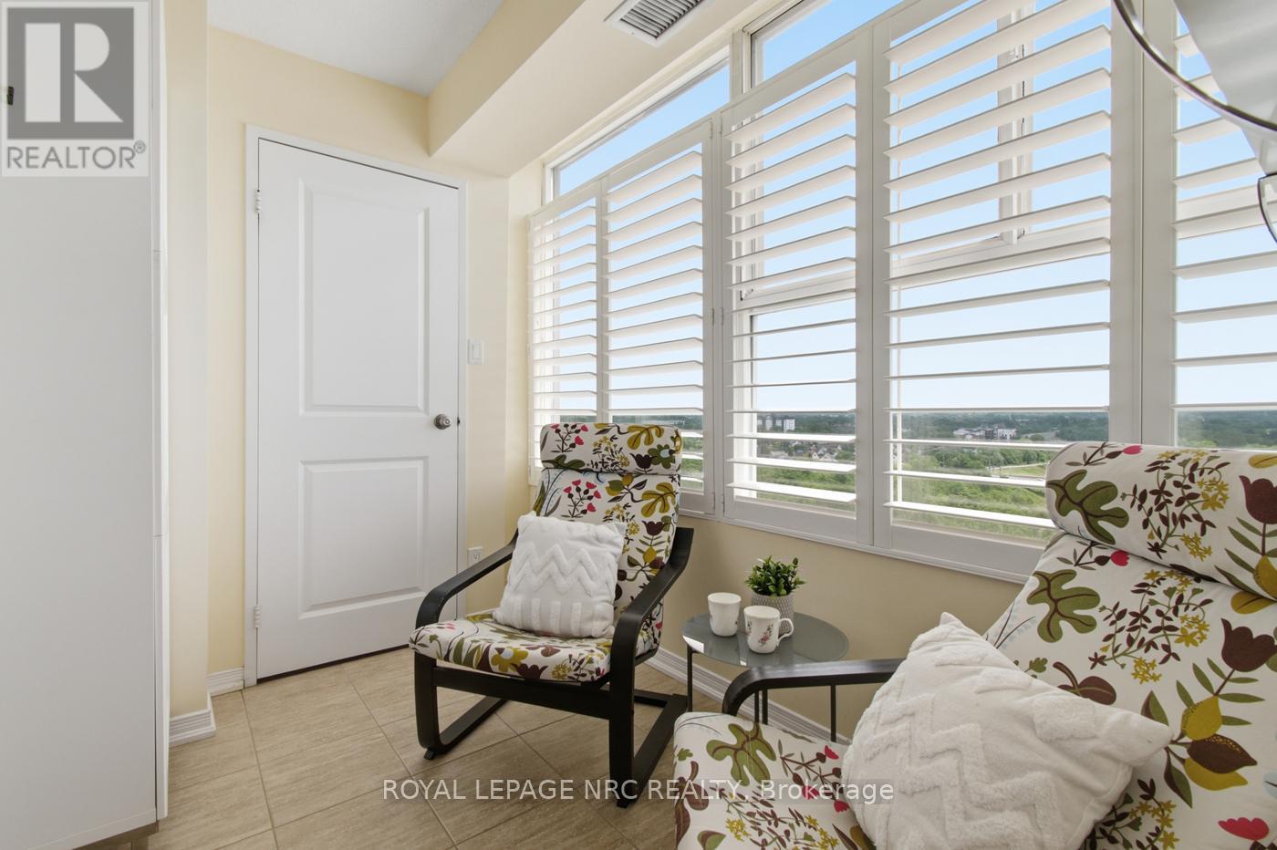 #1106 7 GALE CRESCENT N - 16