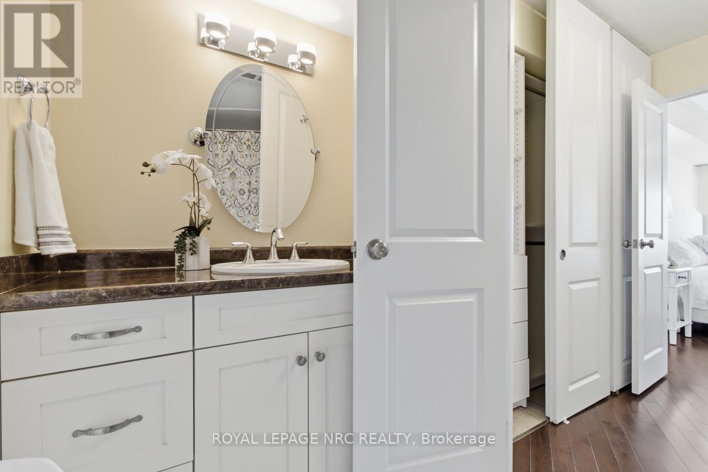 #1106 7 GALE CRESCENT N - 18