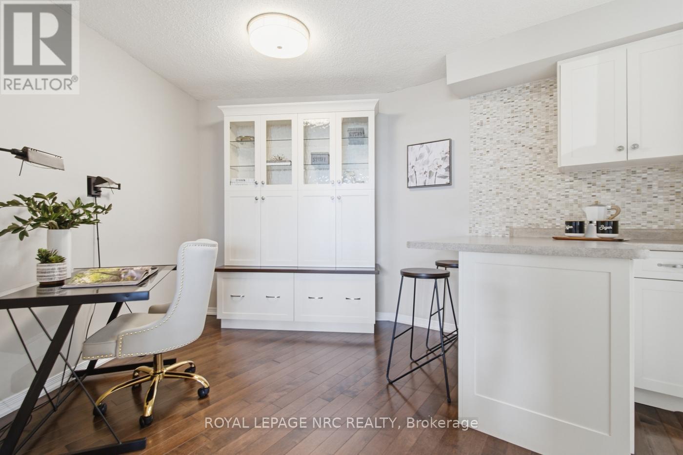 #1106 7 GALE CRESCENT N - 6