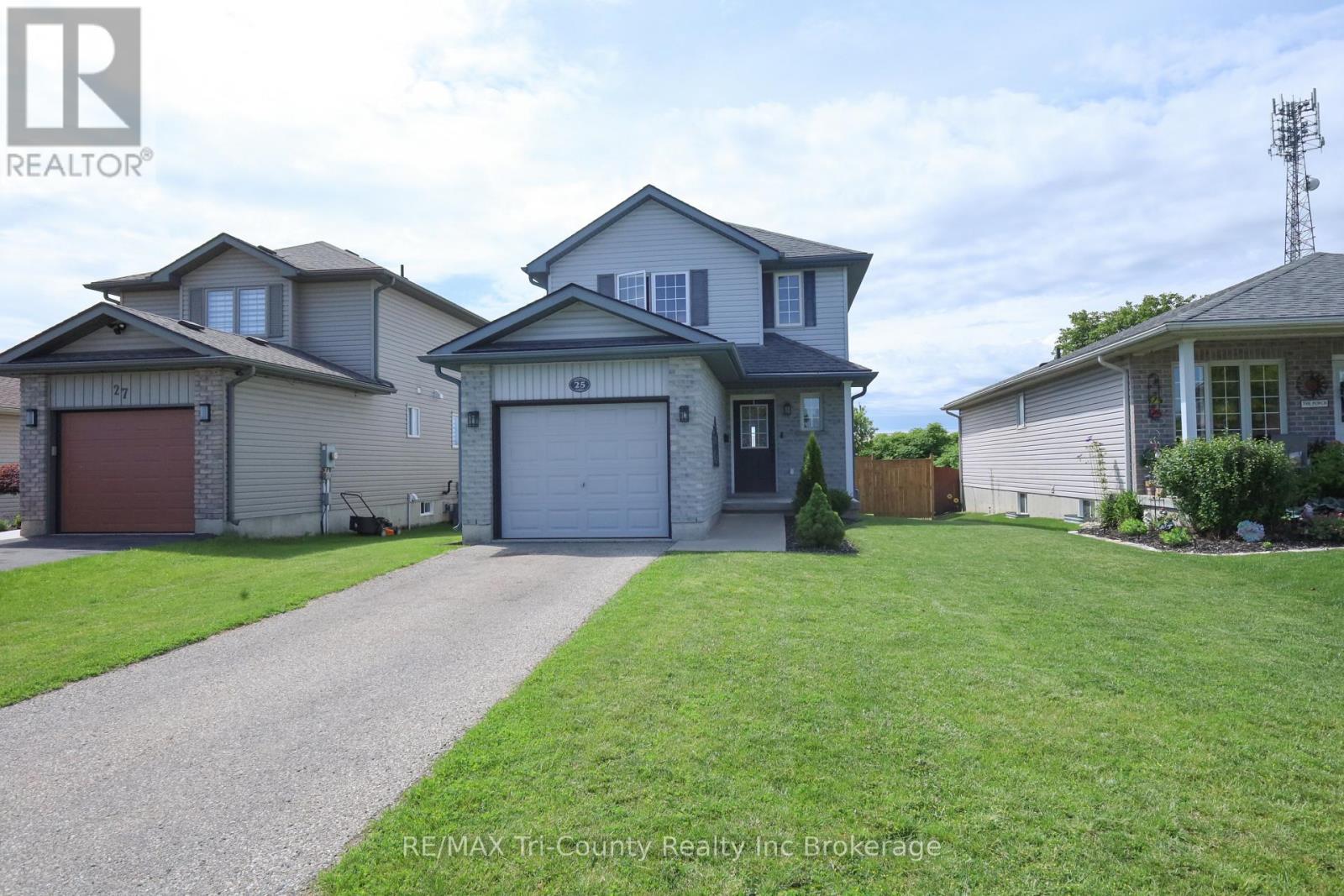 3-bedroom home for sale at 25 HERFORD STREET, Tillsonburg ON · photo 1 of 35