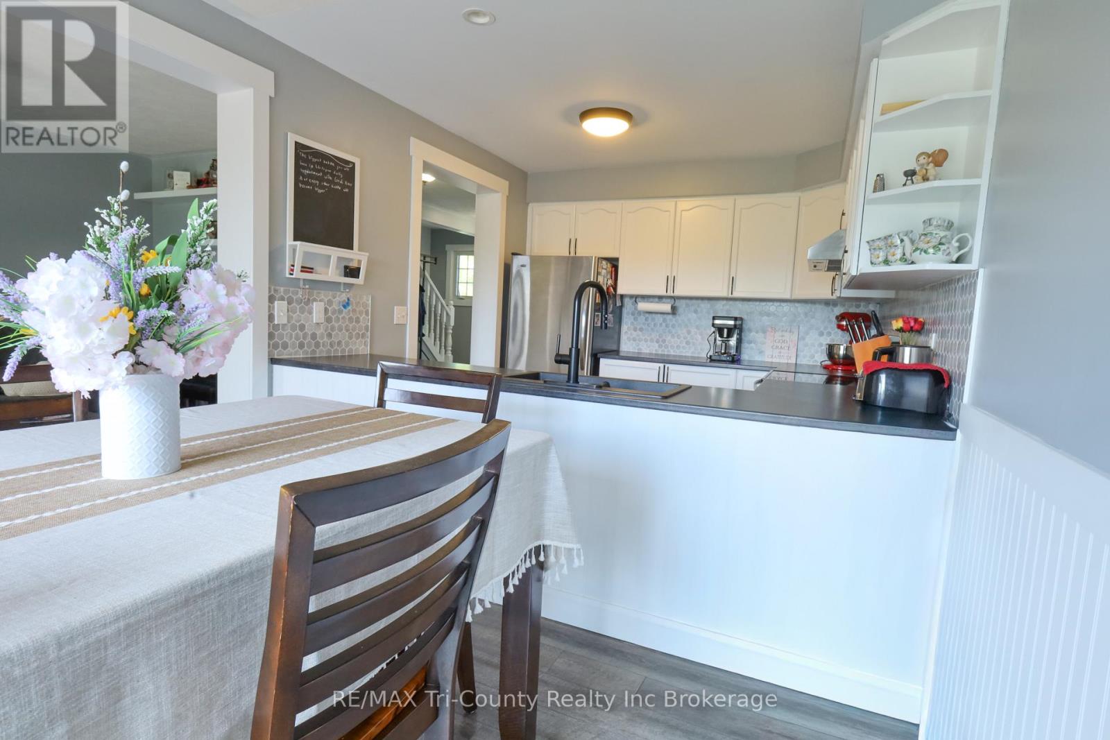 3-bedroom home for sale at 25 HERFORD STREET, Tillsonburg ON · photo 7 of 35