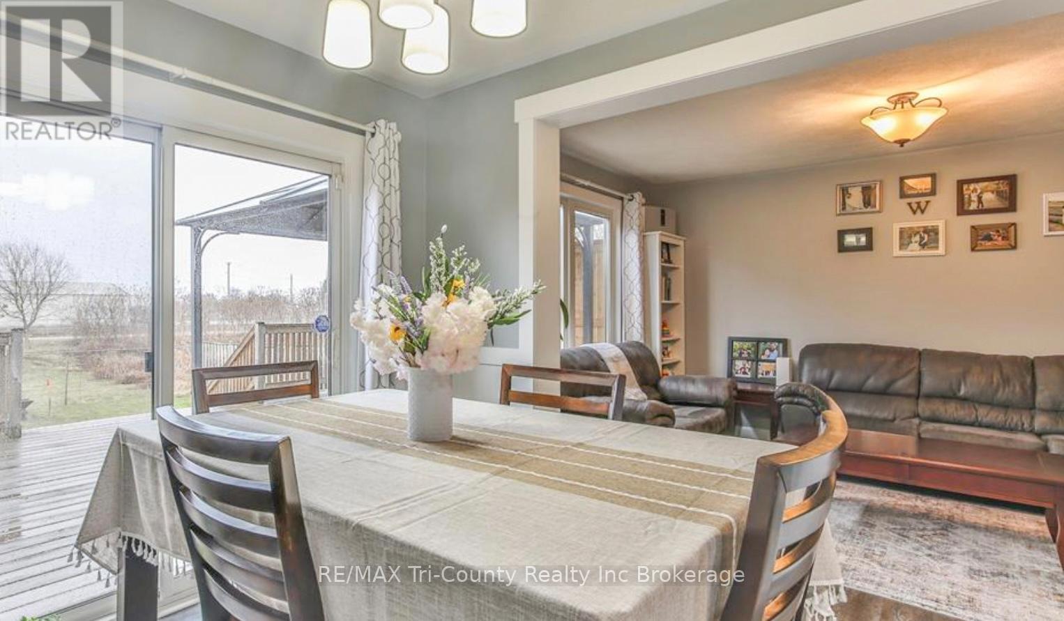3-bedroom home for sale at 25 HERFORD STREET, Tillsonburg ON · photo 9 of 35