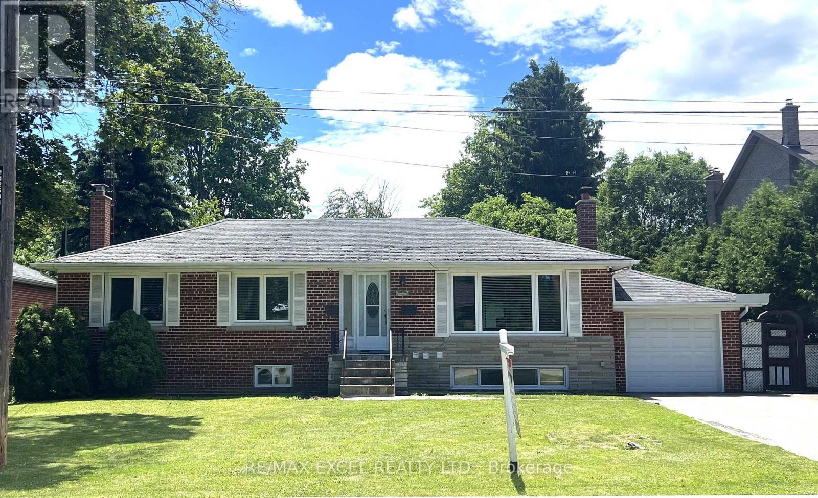 35 URBANDALE AVENUE - 1