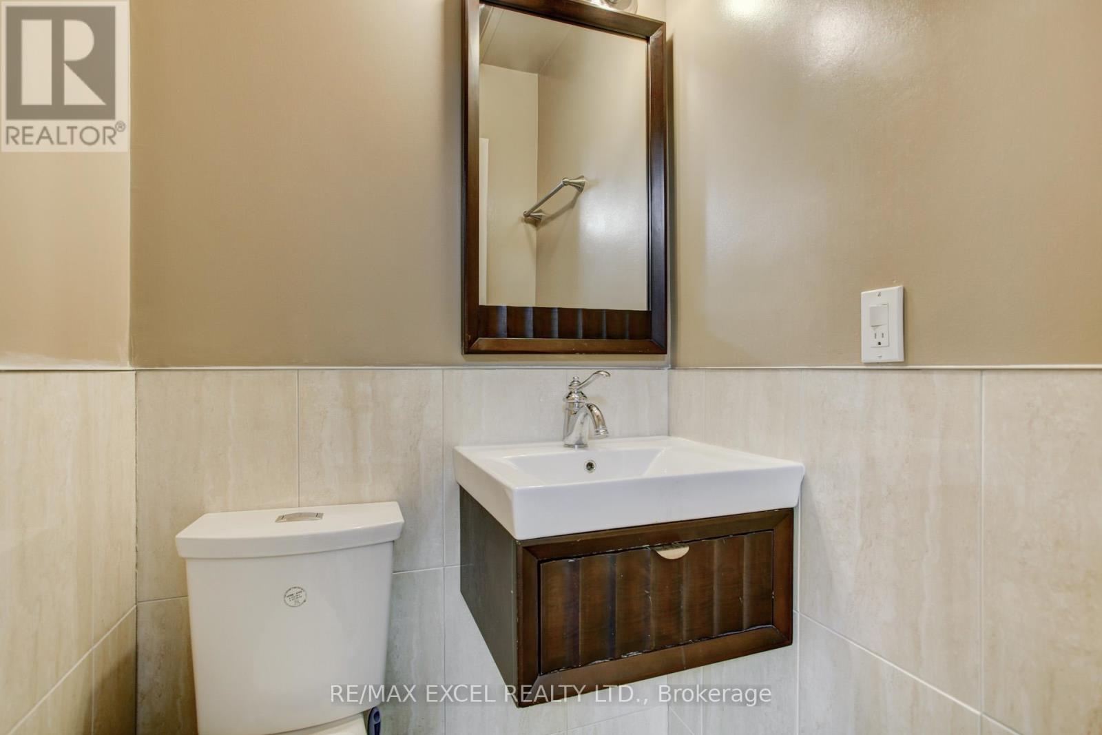 35 URBANDALE AVENUE - 10