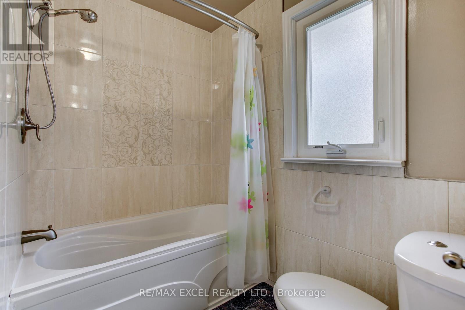 35 URBANDALE AVENUE - 15