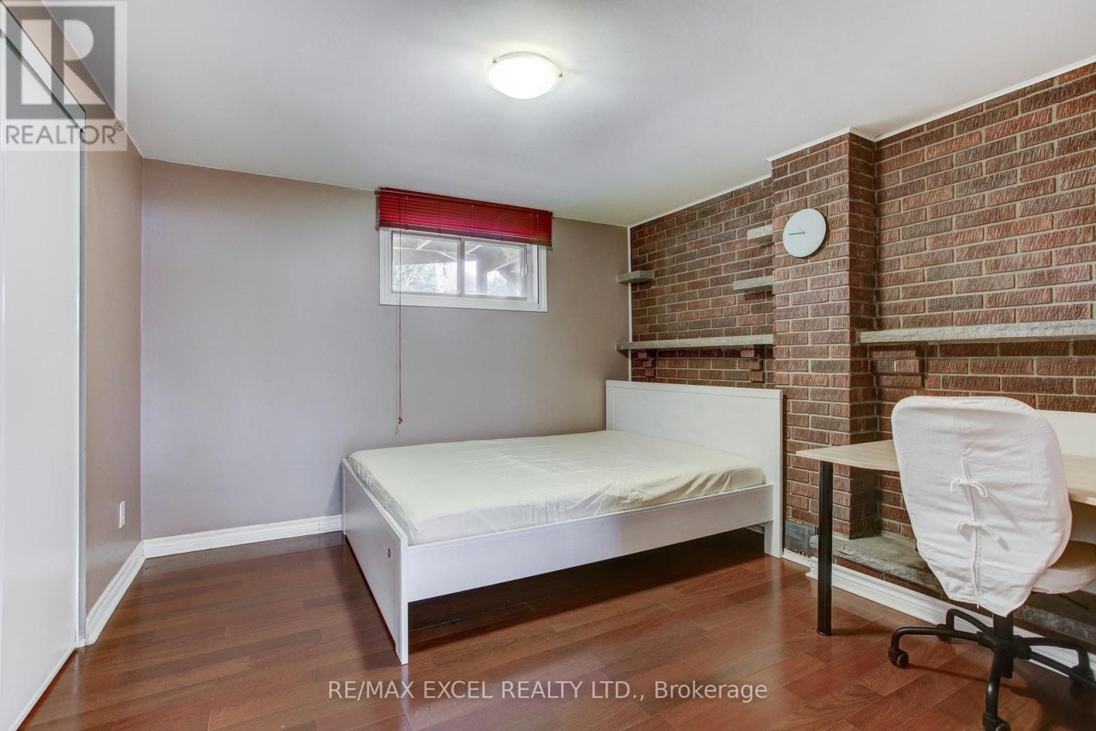 35 URBANDALE AVENUE - 23