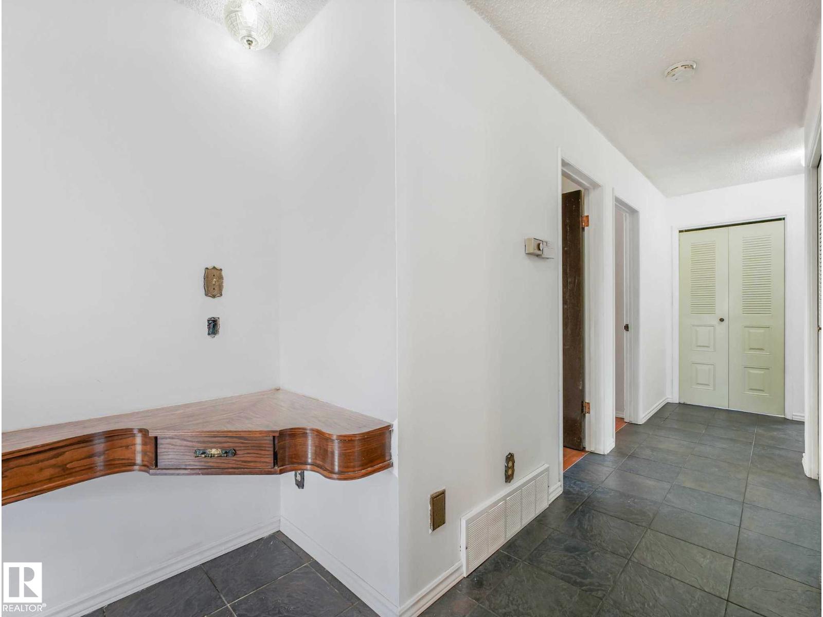 11056 166 AV NW - 22