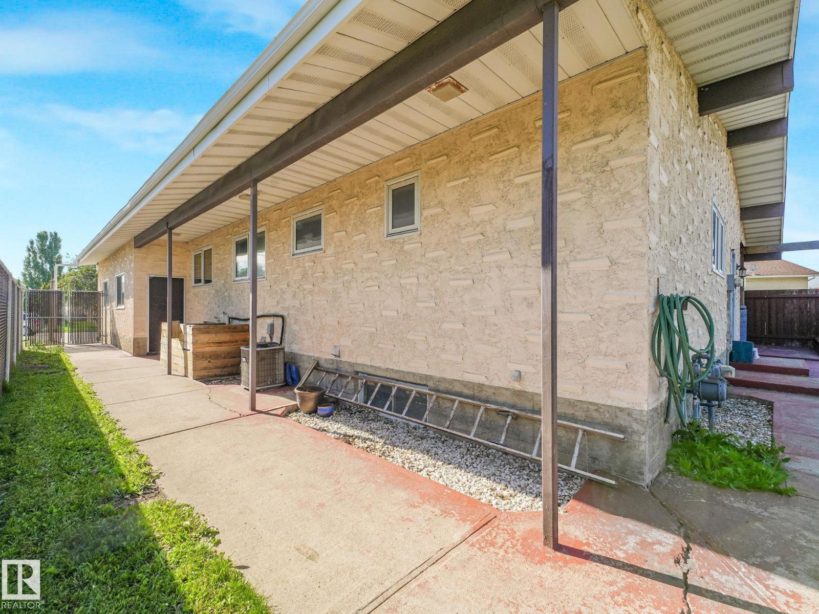 11056 166 AV NW - 51