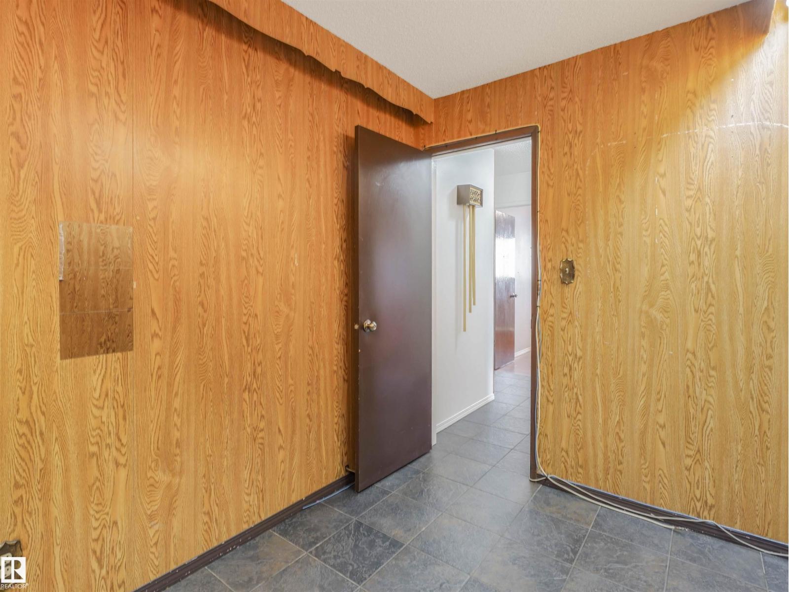 11056 166 AV NW - 21