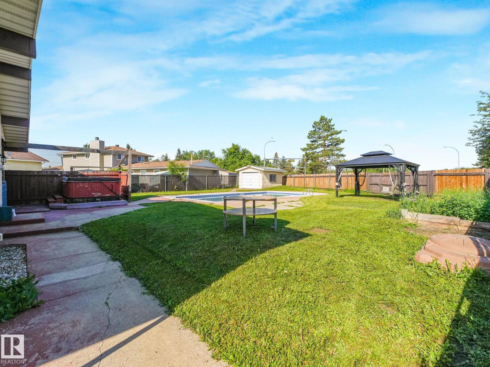 11056 166 AV NW - 55