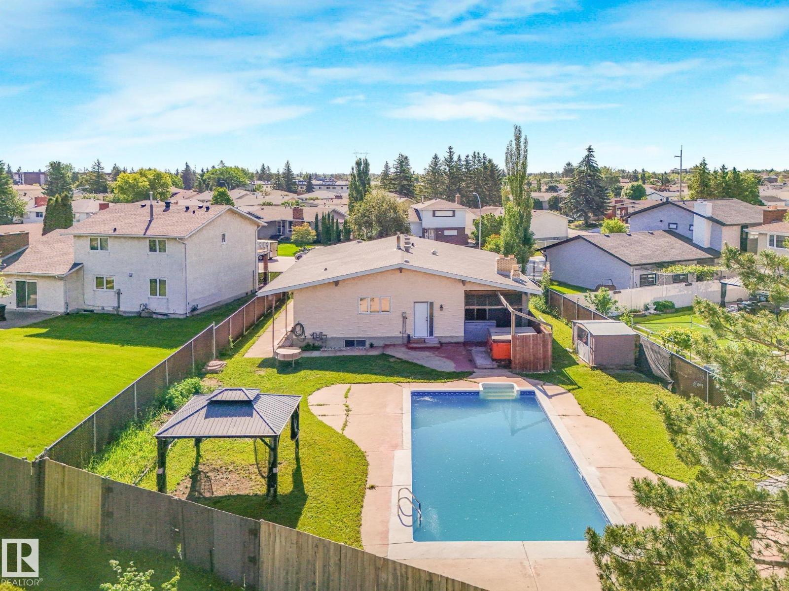 11056 166 AV NW - 61