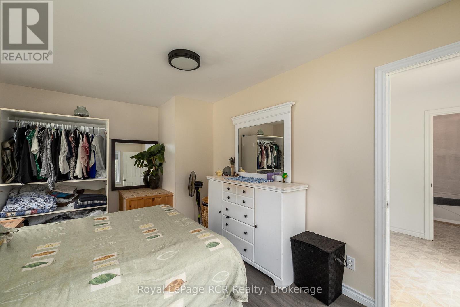 775355 HIGHWAY 10 - 16