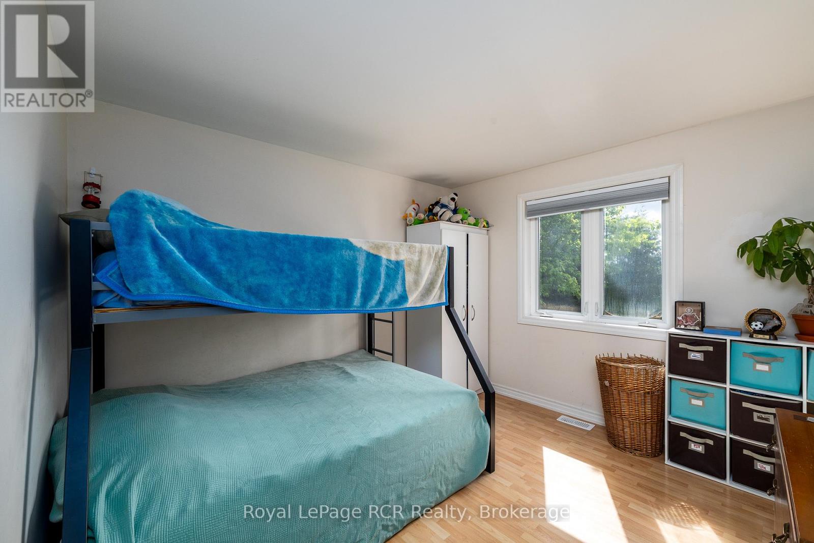 775355 HIGHWAY 10 - 18