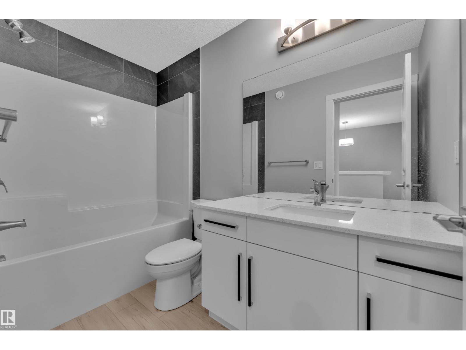 7043 182 AV NW — photo 28