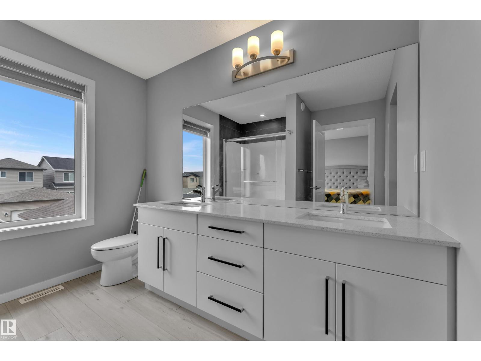 7043 182 AV NW — photo 32