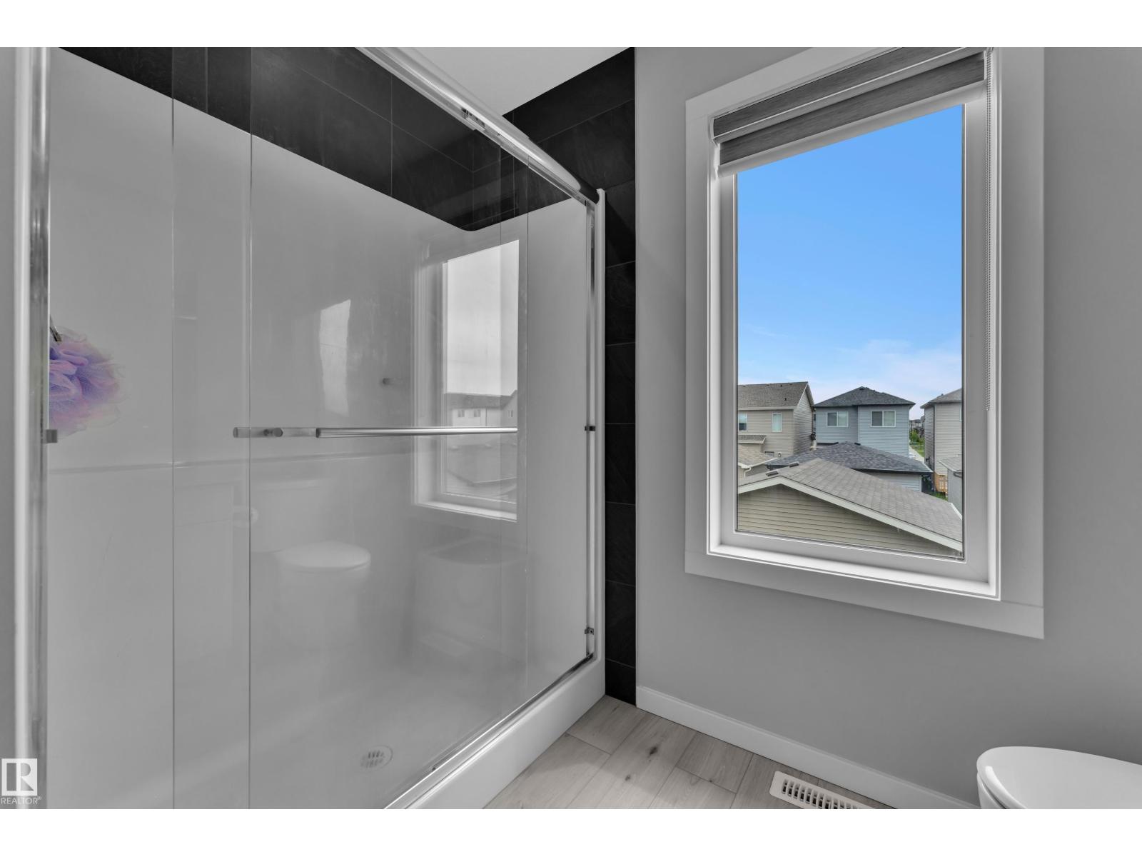 7043 182 AV NW — photo 33