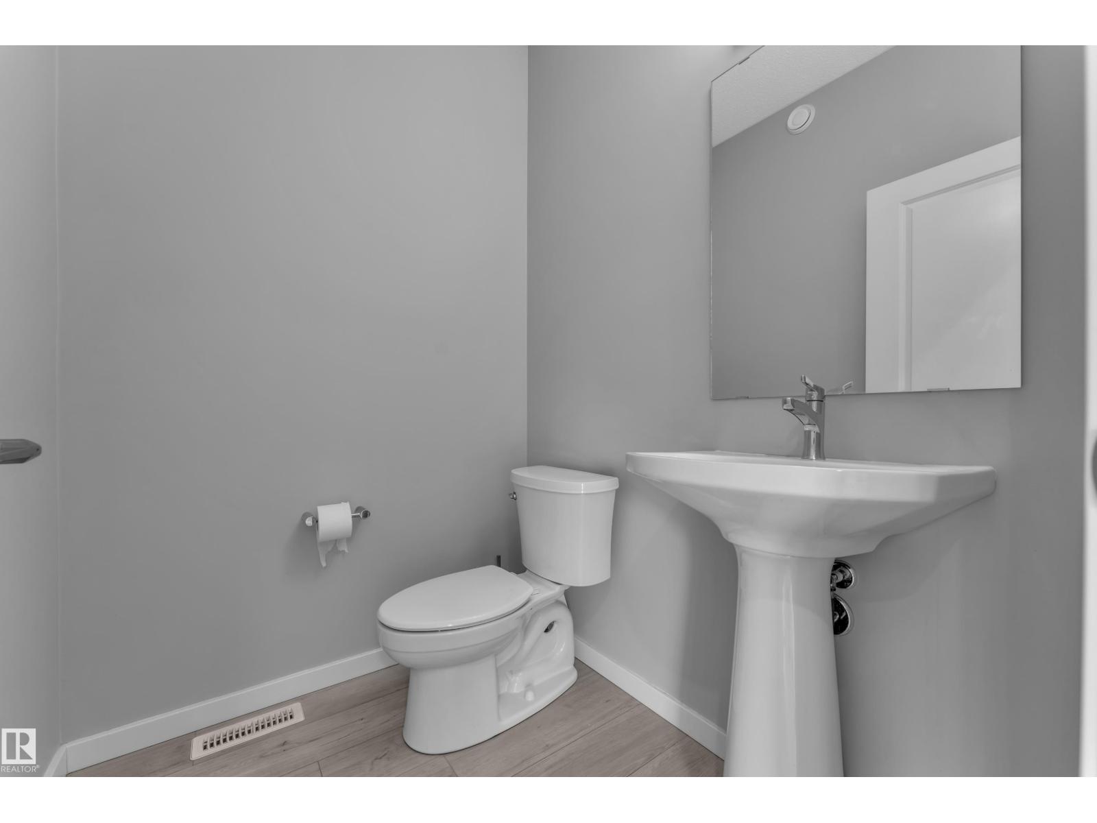 7043 182 AV NW — photo 8