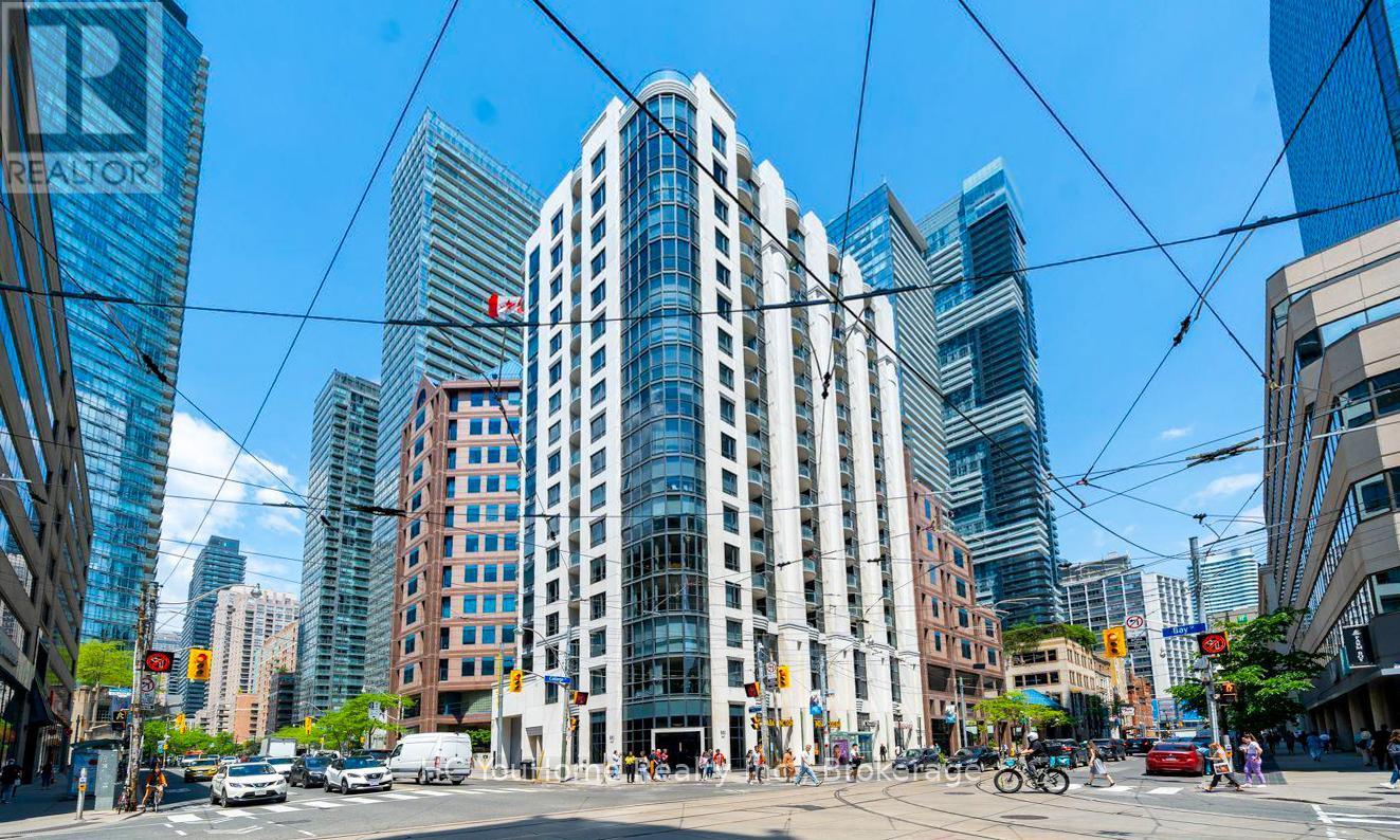 #607 801 BAY STREET - 1