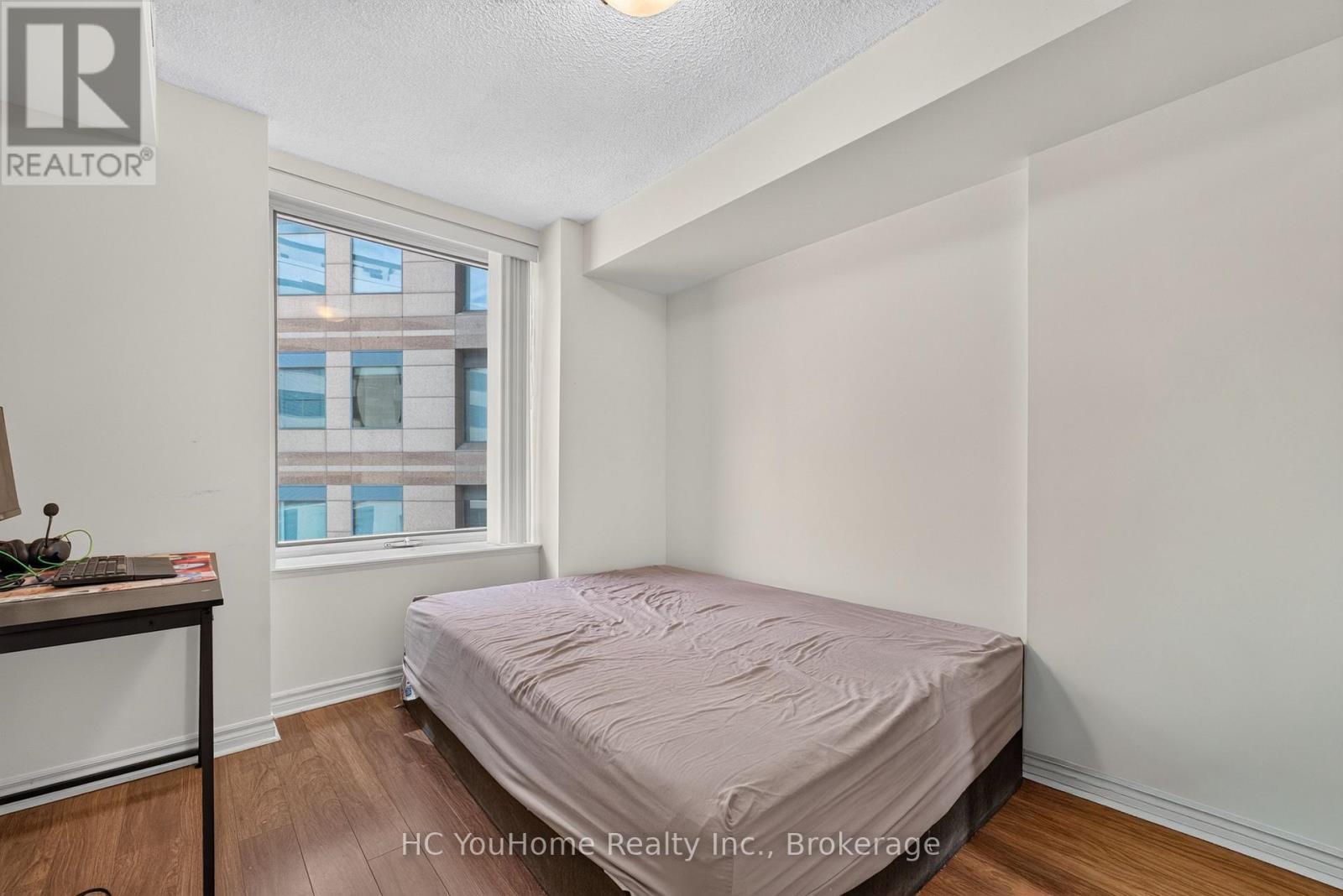#607 801 BAY STREET - 16