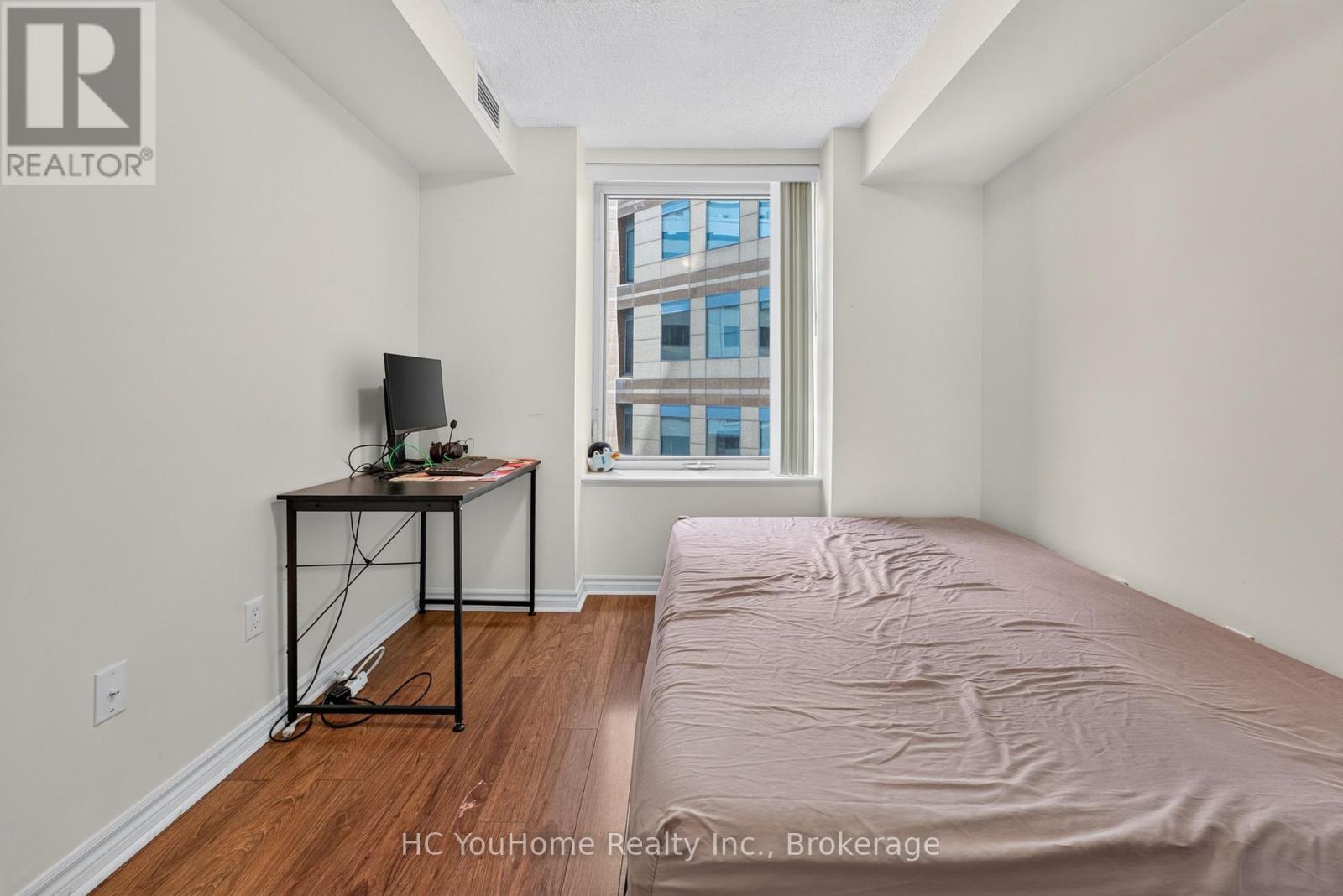 #607 801 BAY STREET - 17