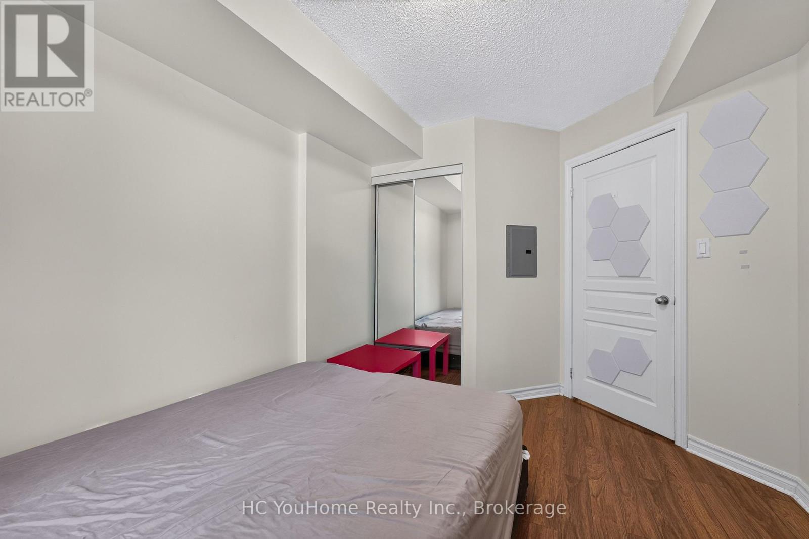 #607 801 BAY STREET - 18