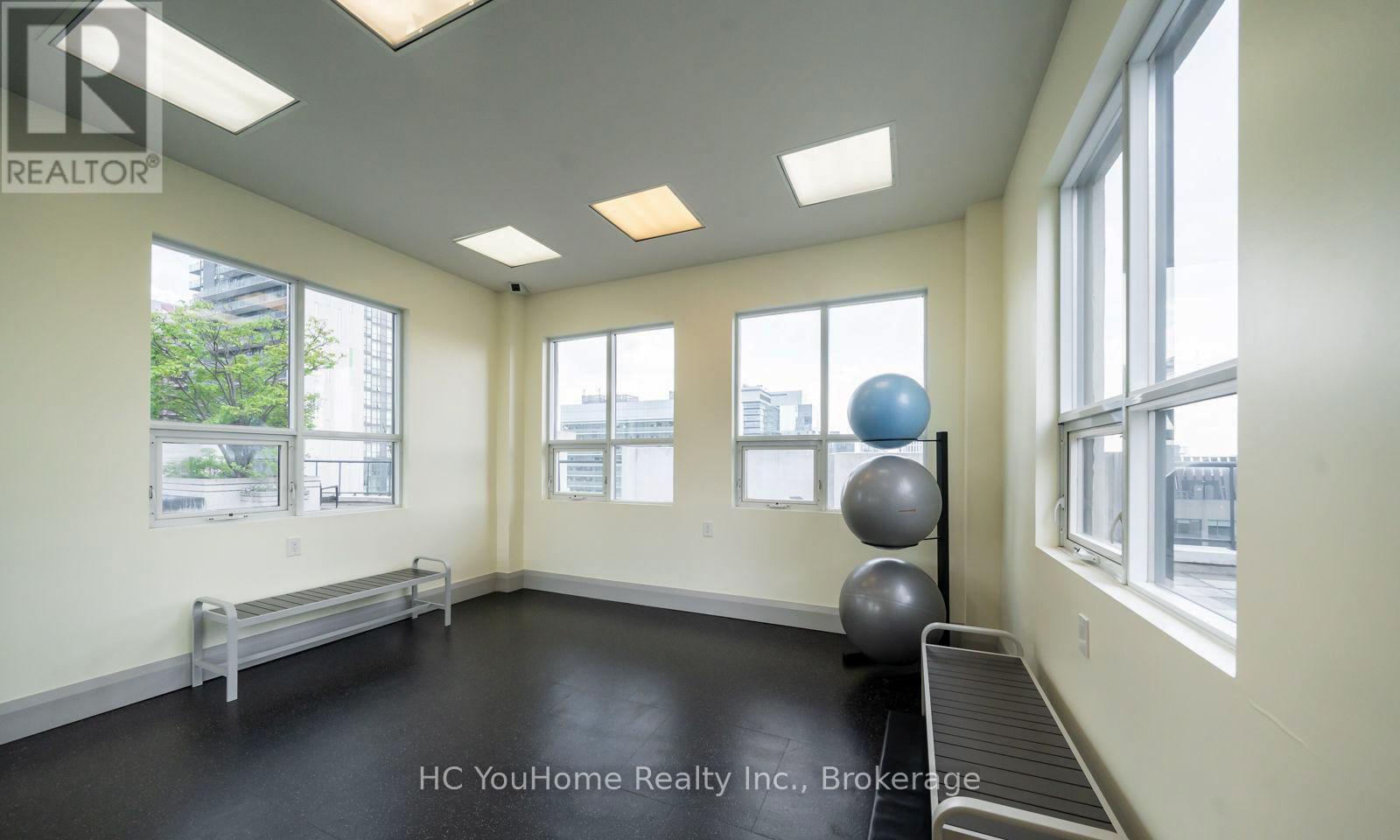#607 801 BAY STREET - 23