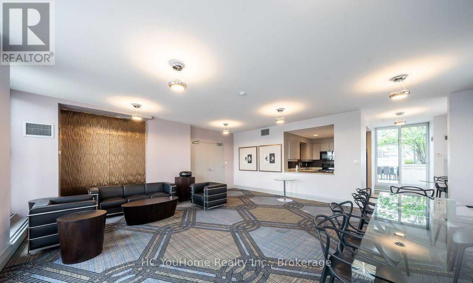 #607 801 BAY STREET - 24