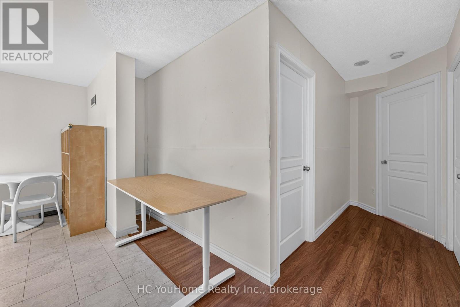#607 801 BAY STREET - 5