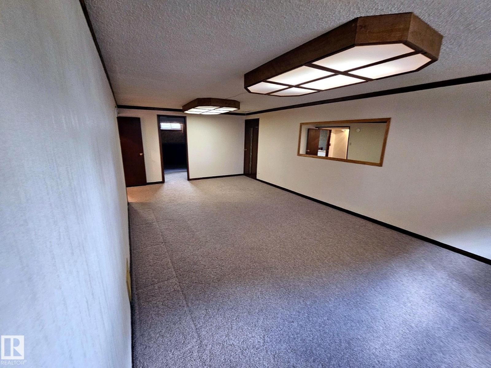 7612 40 AV NW - 15