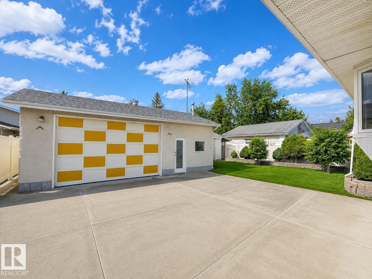 7612 40 AV NW - 2