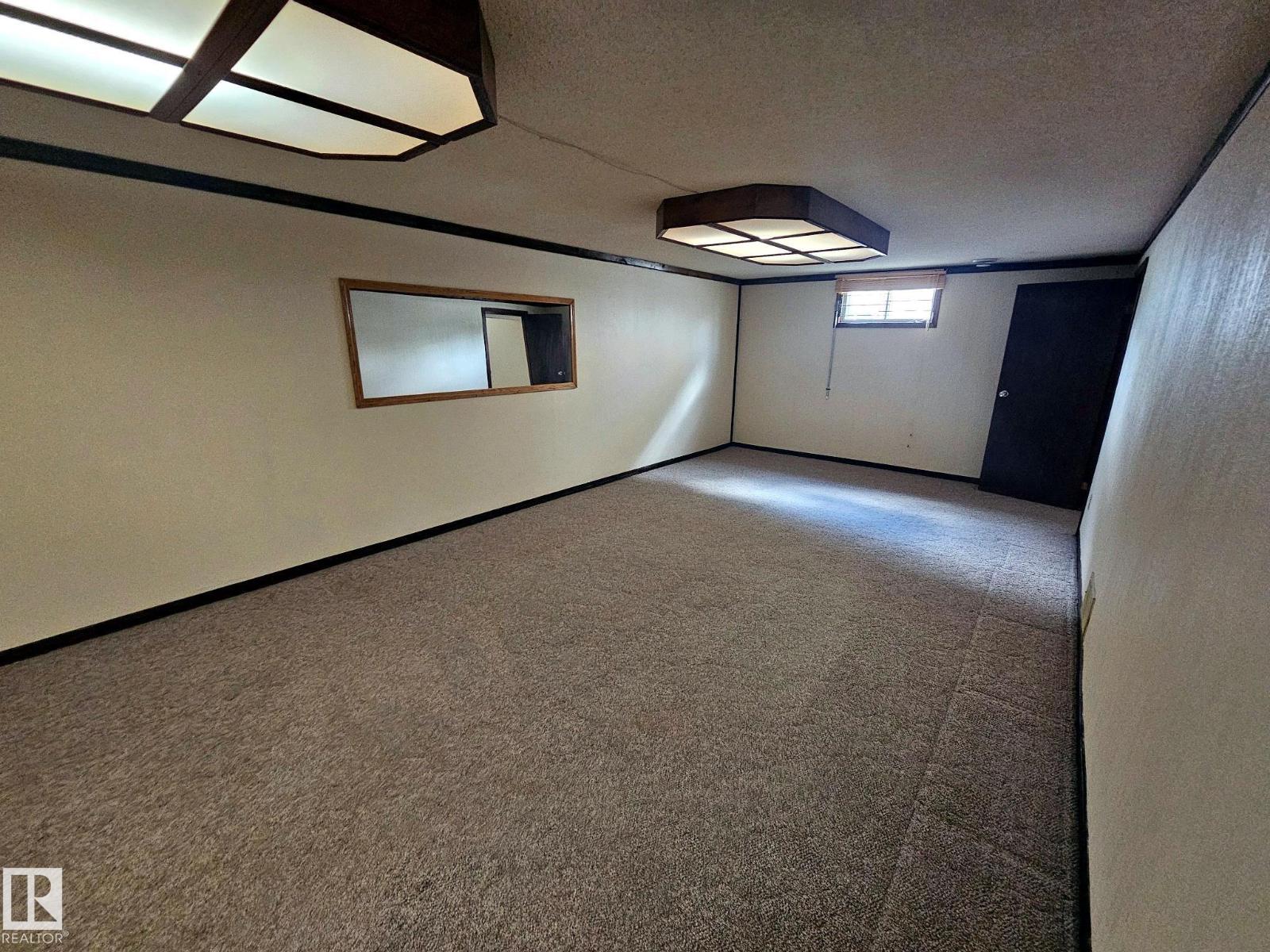 7612 40 AV NW - 20