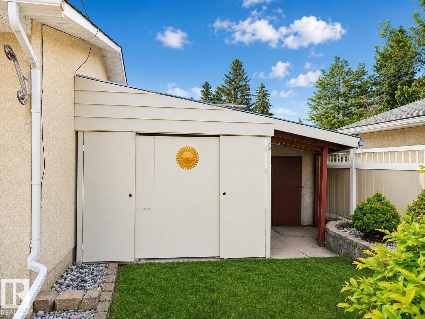 7612 40 AV NW - 25