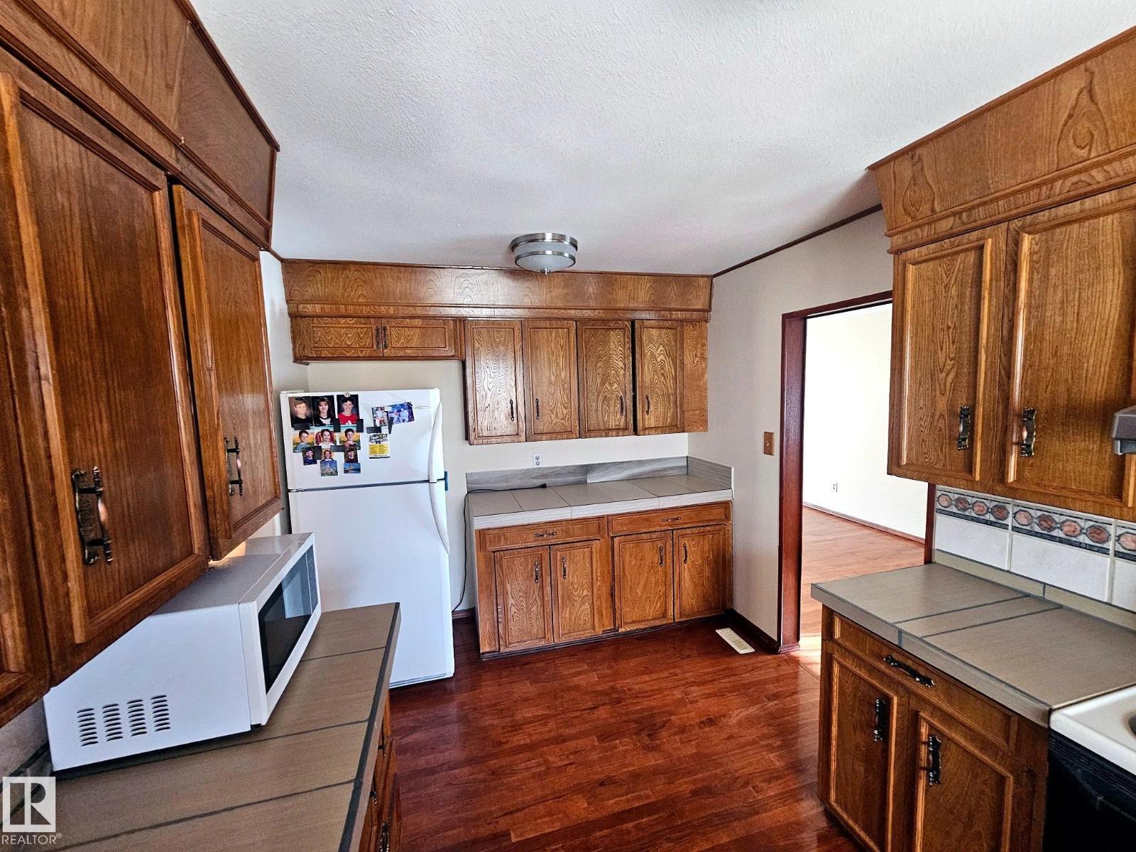 7612 40 AV NW - 7