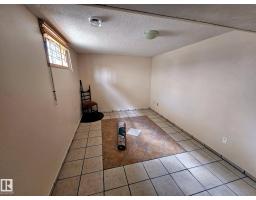 7612 40 Av Nw, Edmonton, AB T6X0X5 Photo 22