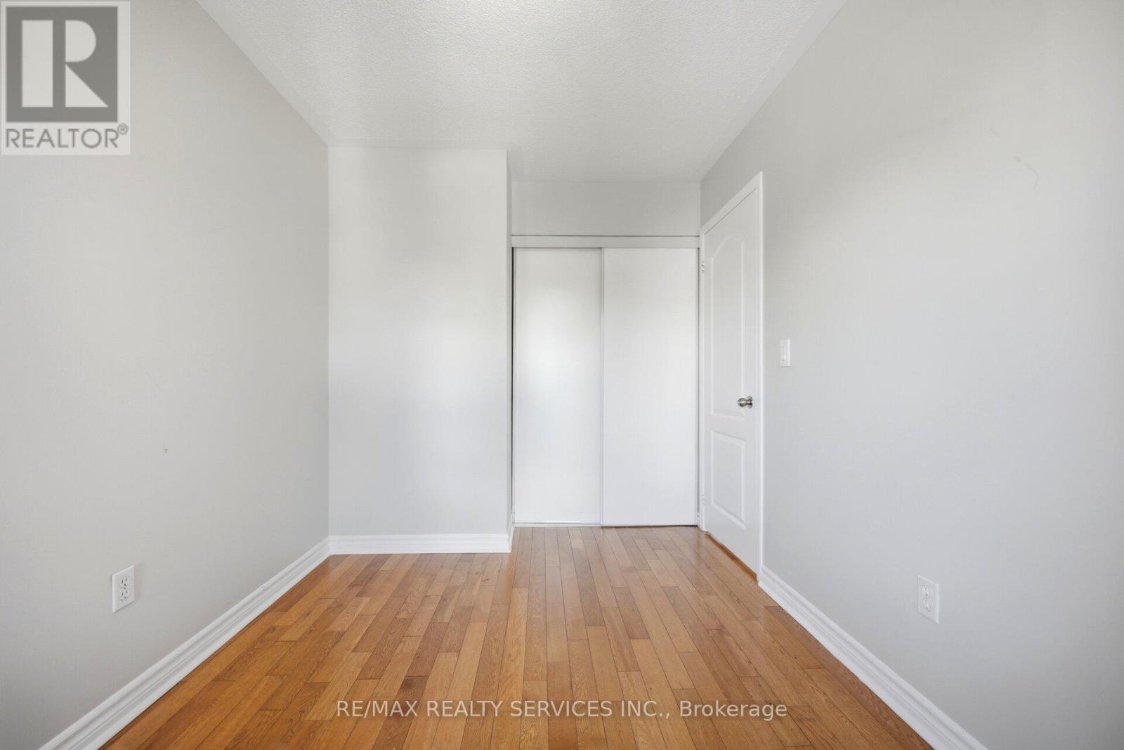 82 RUBYSILVER DRIVE - 33