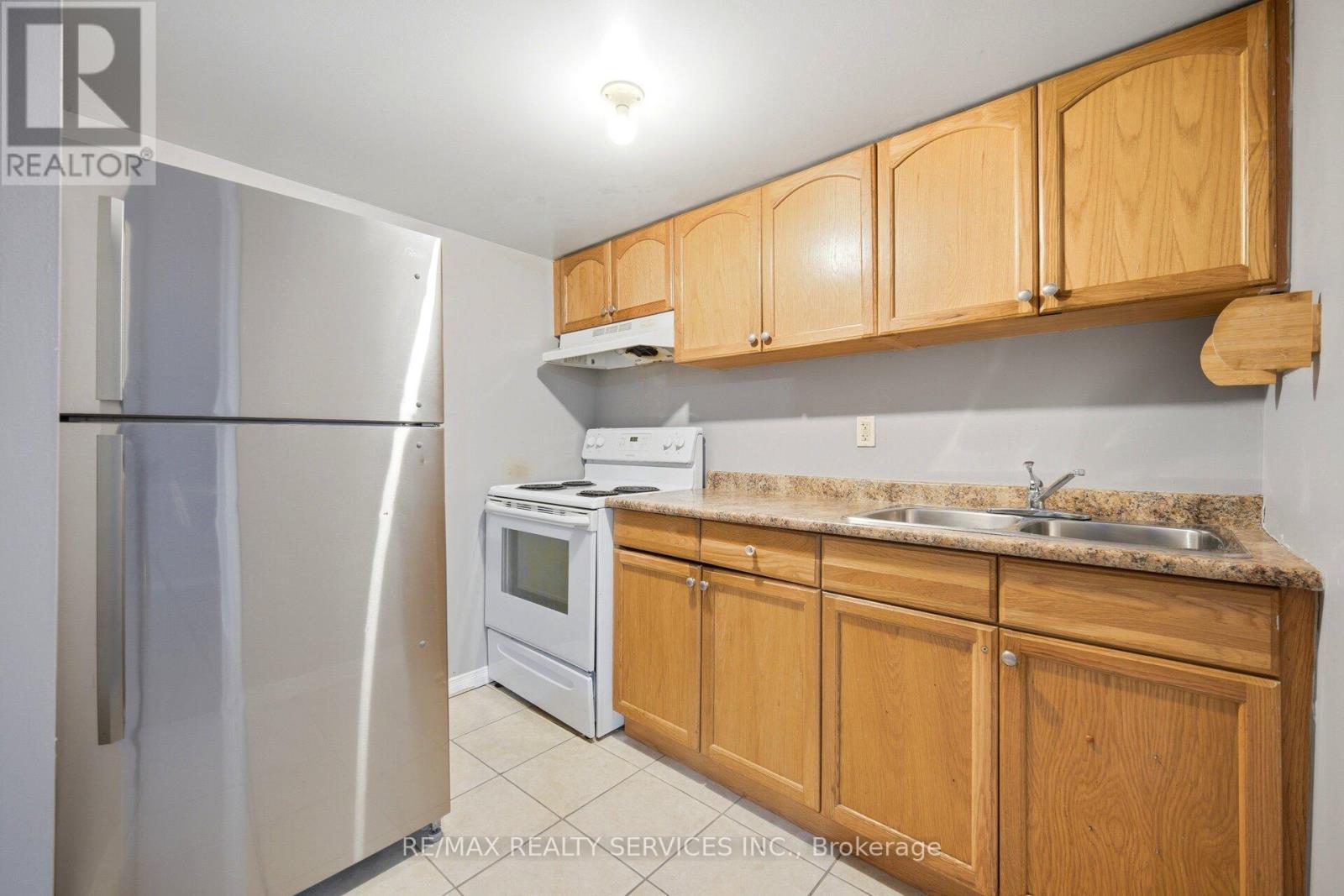 82 RUBYSILVER DRIVE - 41