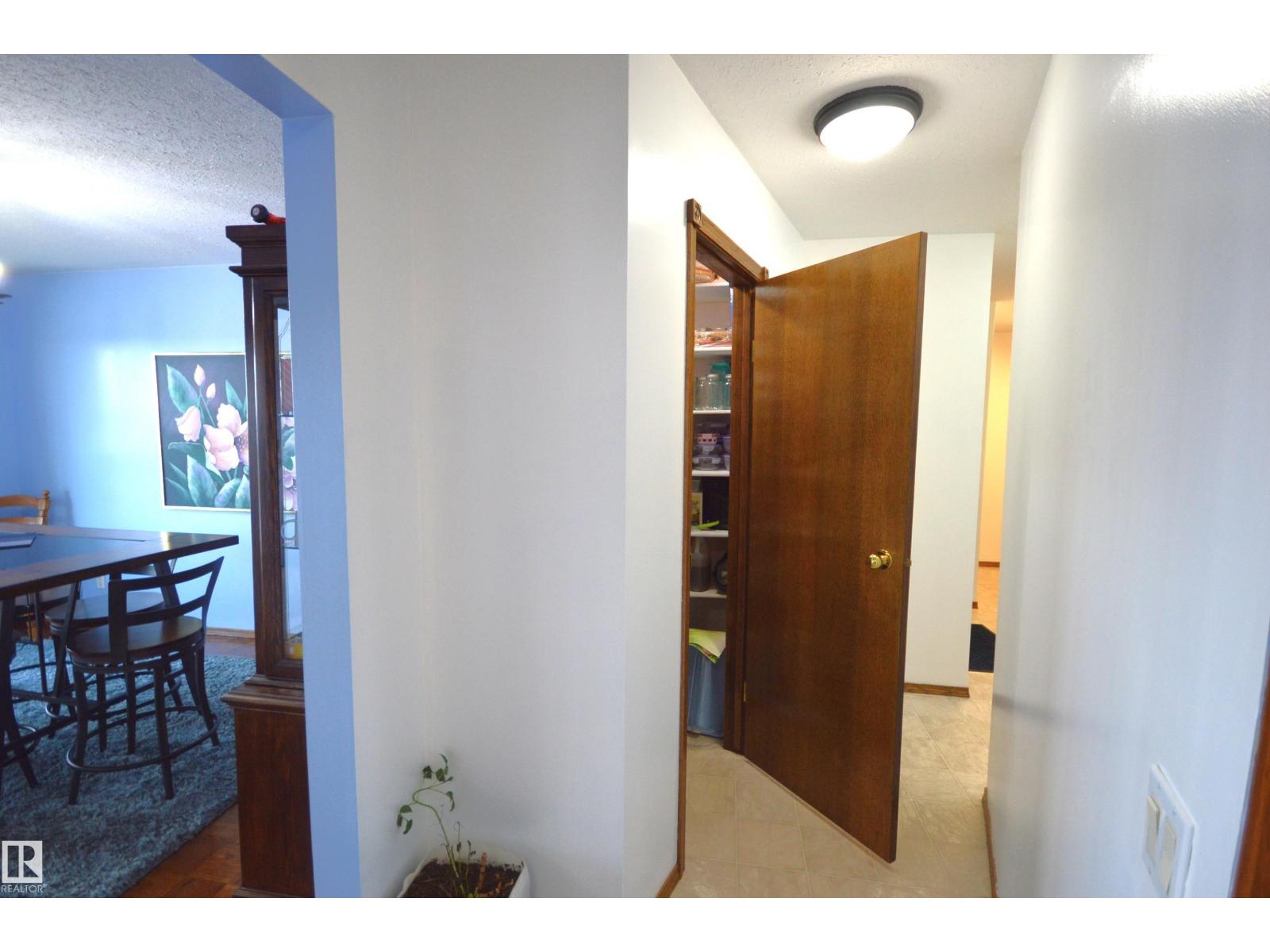 4003 LAKESHORE DR - 23