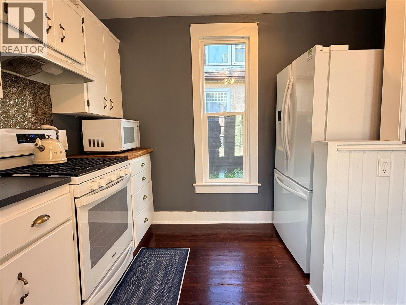 7577 4th Street - 17