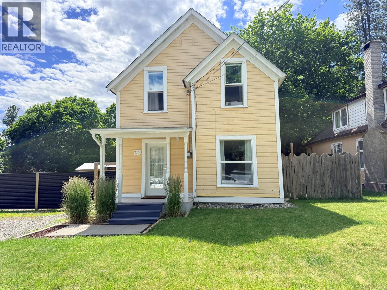 7577 4th Street - 1