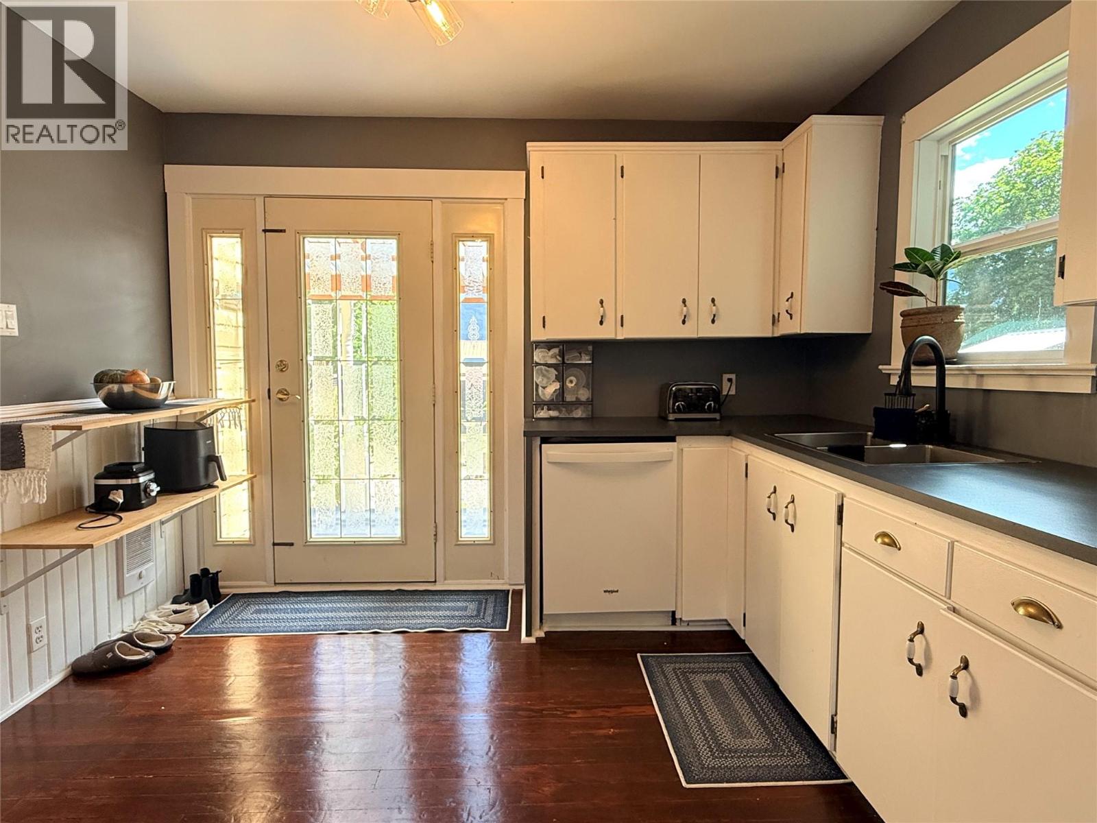 7577 4th Street - 19
