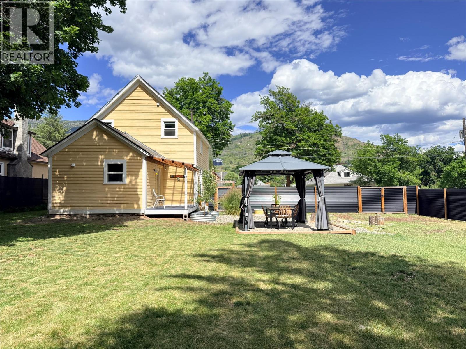 7577 4th Street - 5