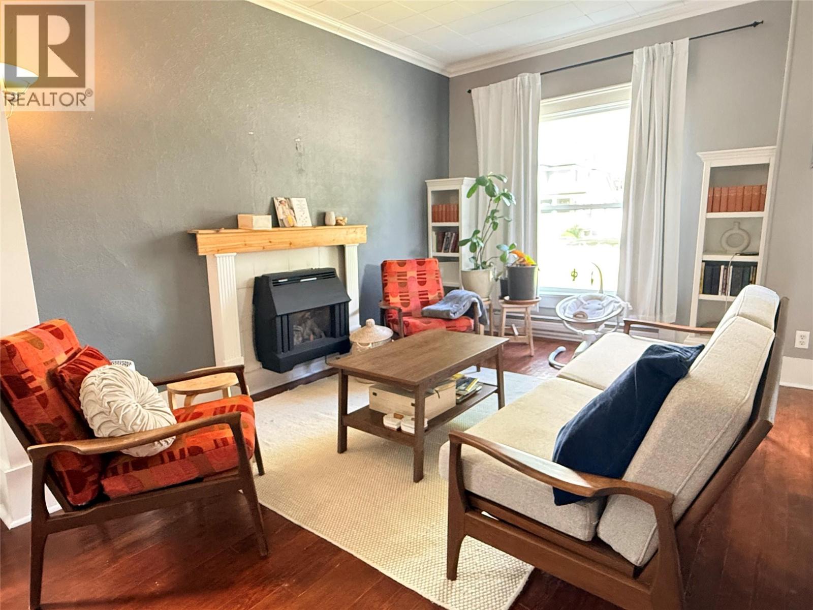 7577 4th Street - 9