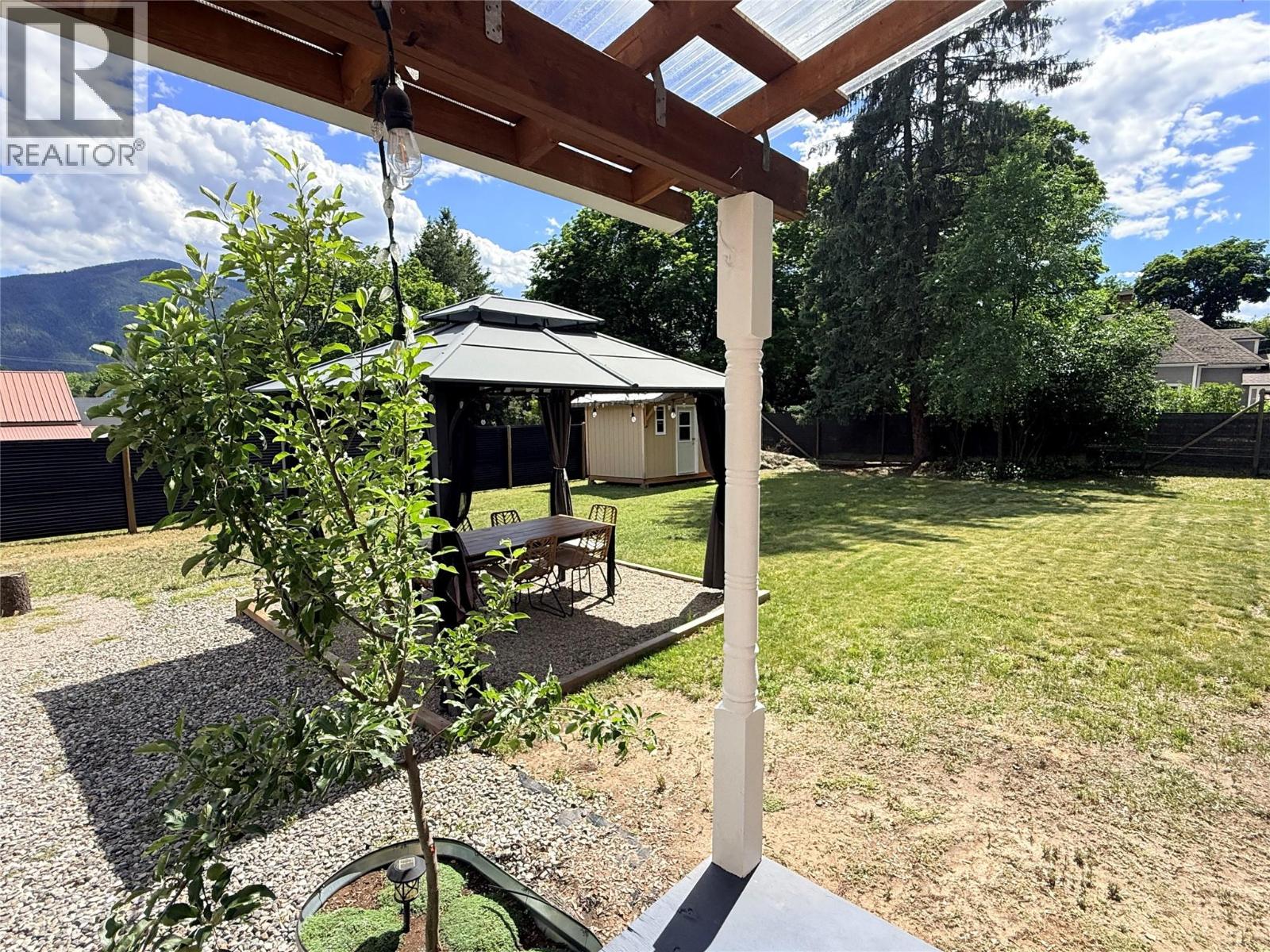 7577 4th Street - 37