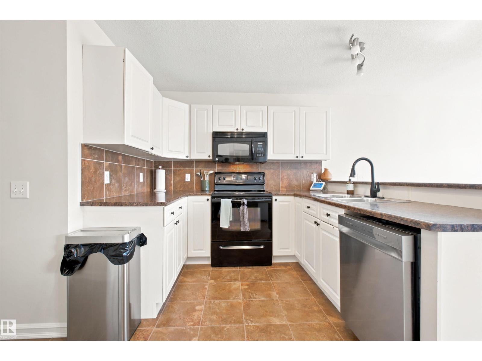 5 VERNON ST - 16
